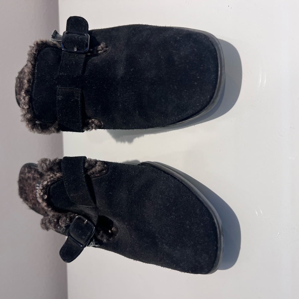 Stuart Weitzman fleece lined black suede mule. - Picture 3 of 7